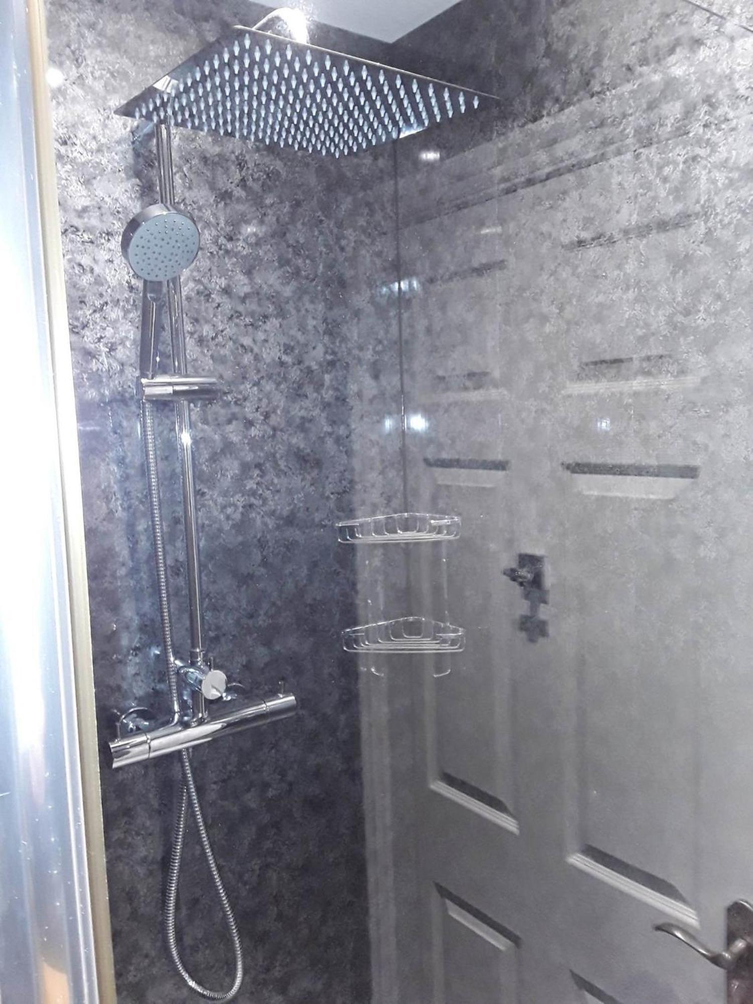 No 7 Boutique Apartment 울버스톤 외부 사진